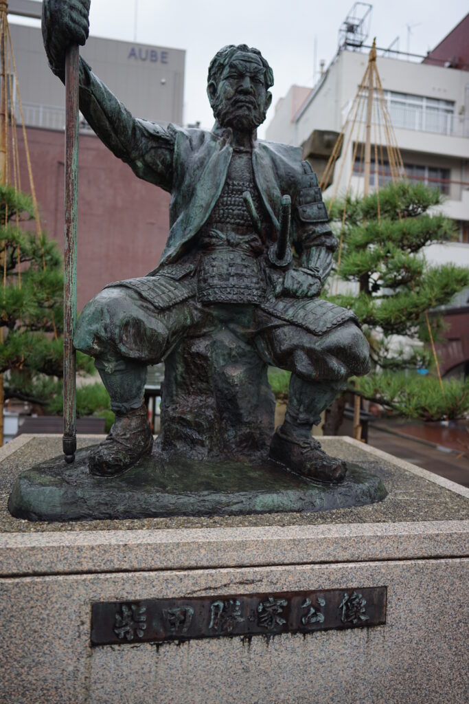 柴田勝家の像の写真